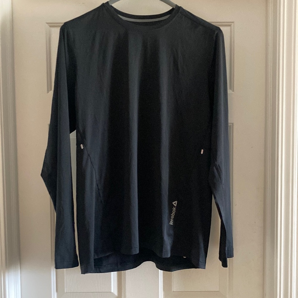 XL Reebok lightweight athletic long sleeve shirt